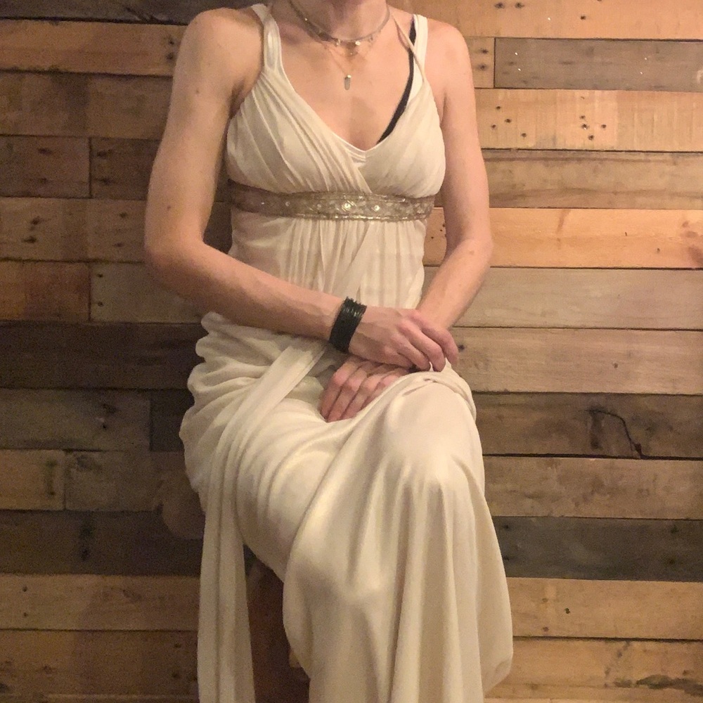 City Triangles Cream Gold Prom Dress - Picture 4 of 14